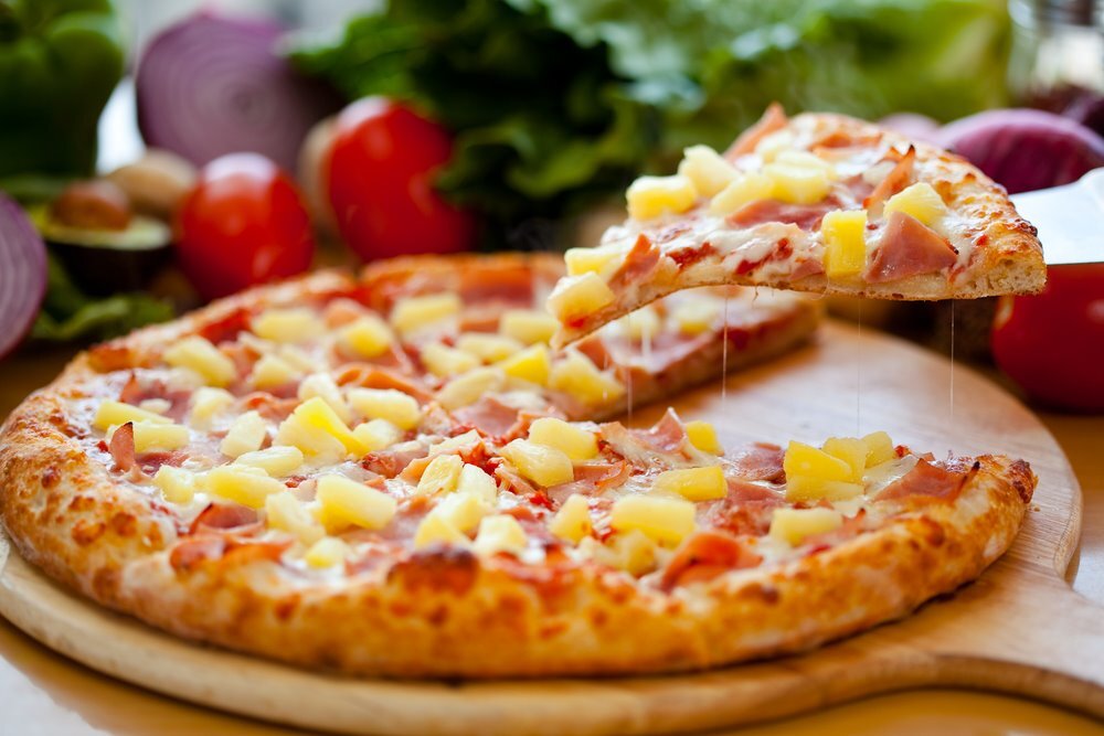 O co chodzi z pizzą hawajską? Kontrowersyjne połączenie smaków. Volume: 350